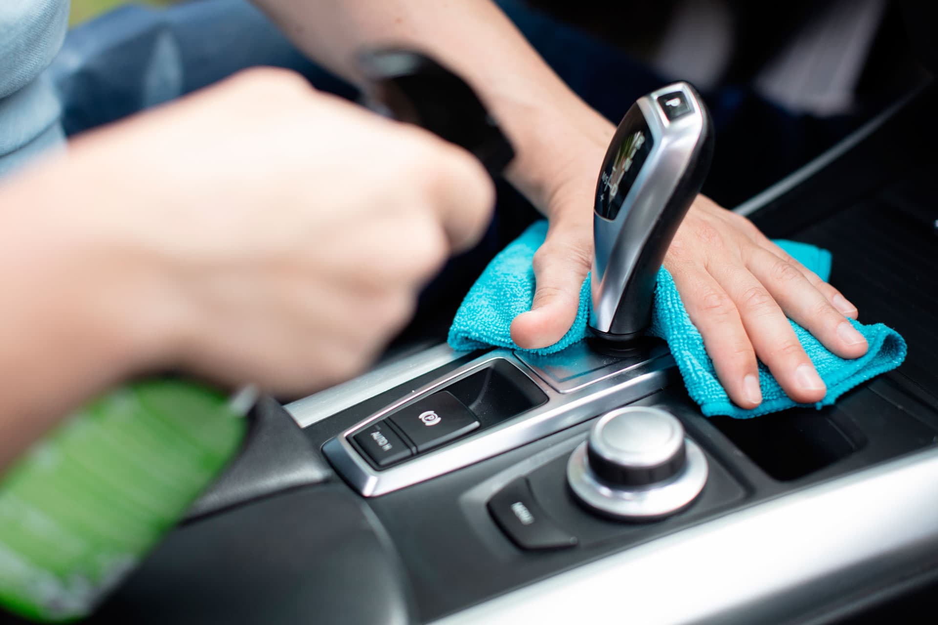 Servicio de lavado a mano de coches en Vigo